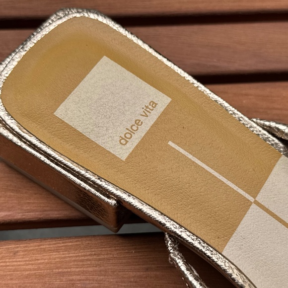 Dolce Vita Hensla Gold Metallic Strappy Block Heel Sandals - Picture 6 of 16